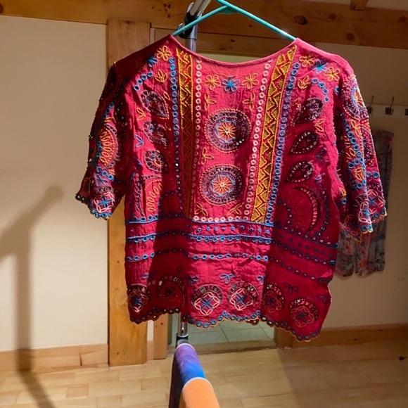 Red cotton crop top with bead work - Picture 5 of 13